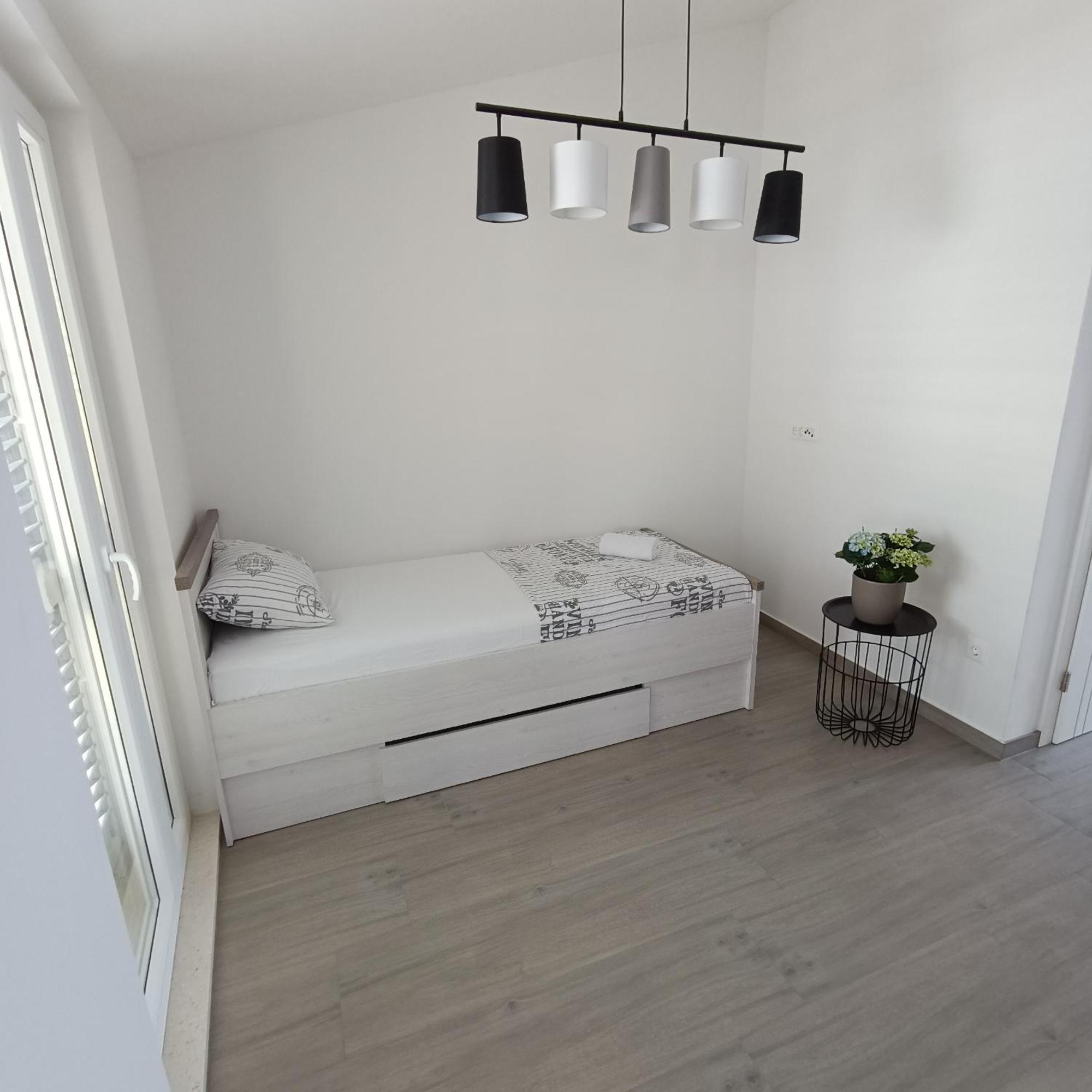 Apartmani Kristijan Igrane Εξωτερικό φωτογραφία